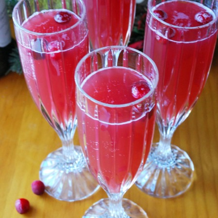 Berry Spritzer Prosecco CocktailsBerry Spritzer Prosecco Cocktails