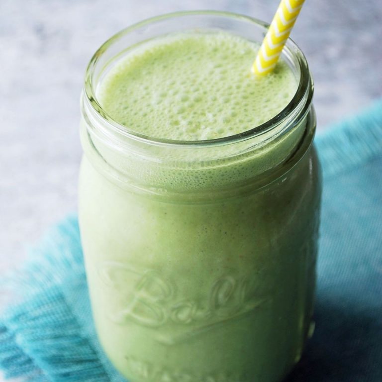 Oatmeal Protein Shake with Greens