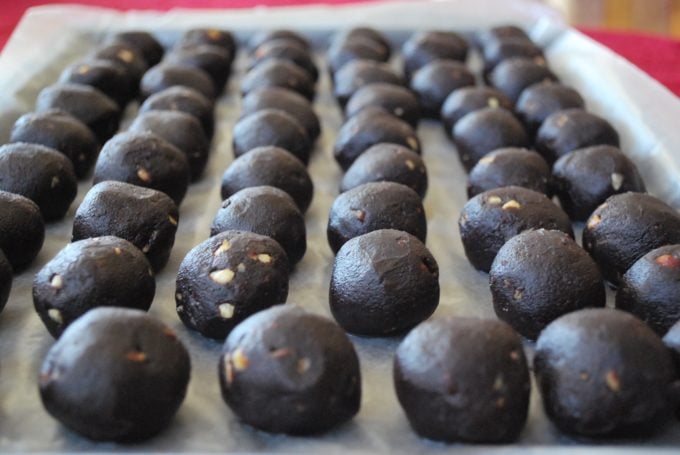 Chocolate Hazelnut Crunch Balls are a rich and delicious cake ball recipe