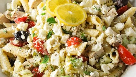 Lunch box-pesto pasta, marinated chicken with greek salad and baked  tomatoes — MajaMånborg