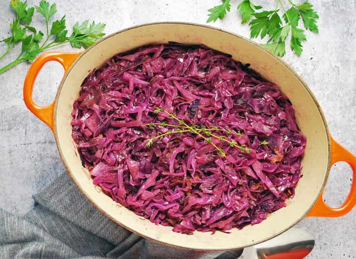 cooked red cabbage with thyme