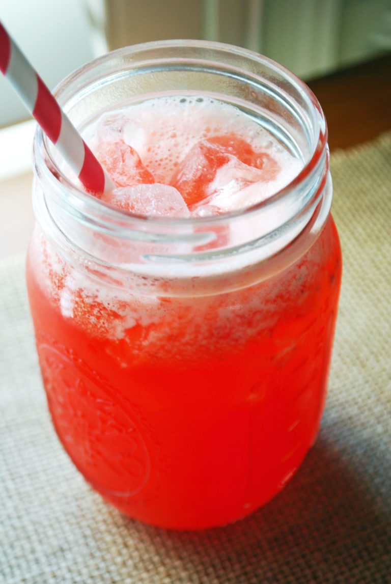 Strawberry Lemonade {No Refined Sugar}