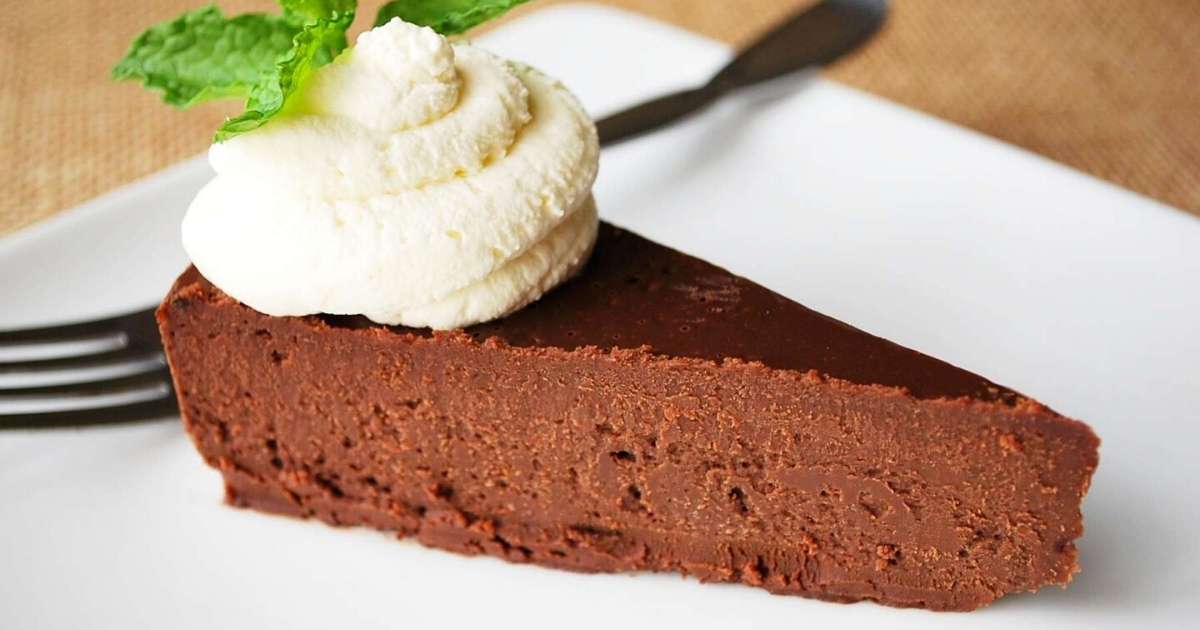 The Best Paleo Flourless Chocolate Cake- Amee's Savory Dish