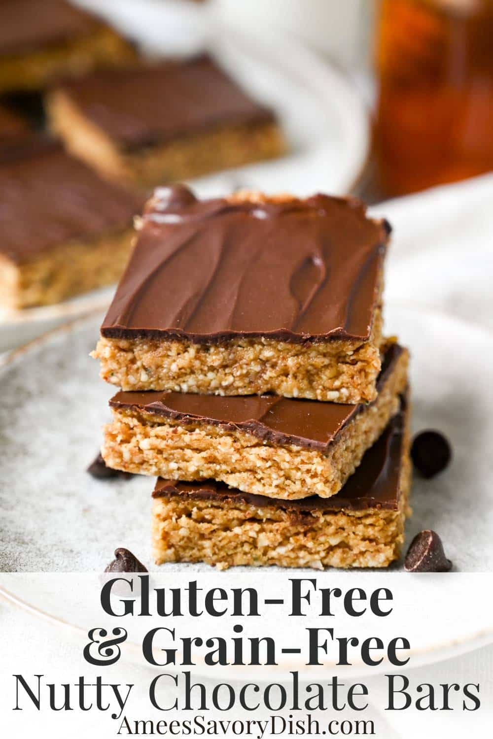 These delicious nutty chocolate bars are gluten-free, grain-free, and made with simple wholesome ingredients. via @Ameessavorydish