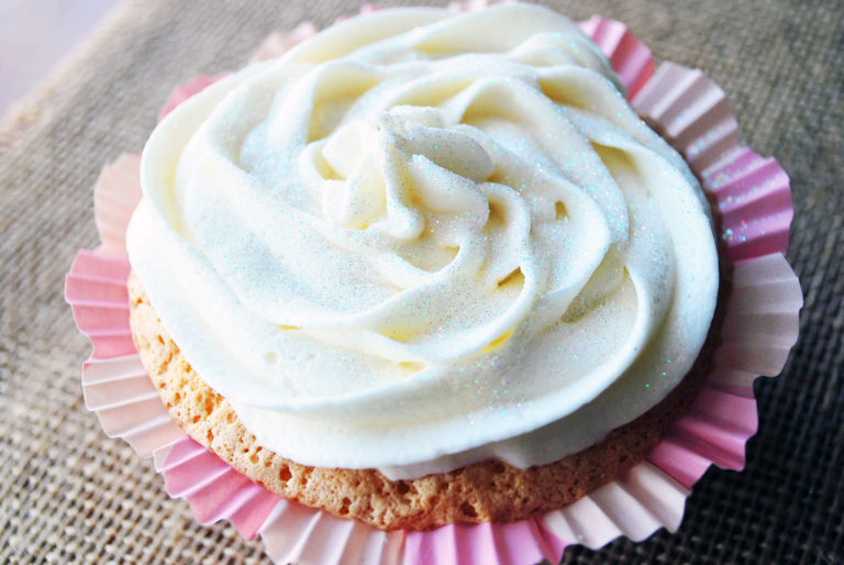 Favorite Vanilla Buttercream Frosting {With Fairy Cupcake Tutorial}