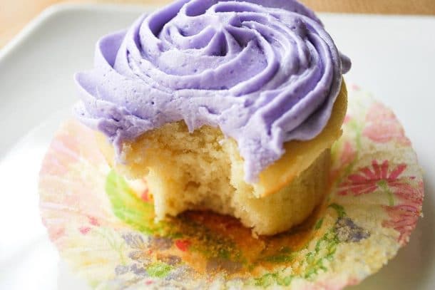 The Best Lavender Cupcakes {Made with Earl Grey Tea} - Amee's Savory Dish