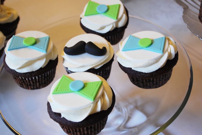 mustache and bow tie cupcakes for a southern gentleman themed baby shower