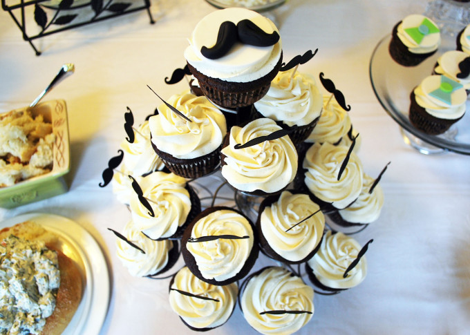 southern gentleman mustache cupcakes