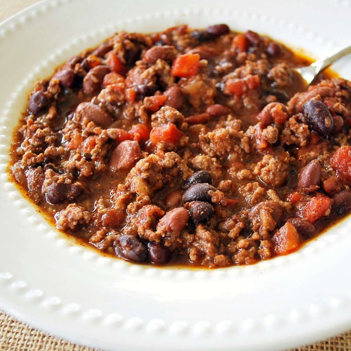 Easy Slow Cooker Beef Chili - Amee's Savory Dish