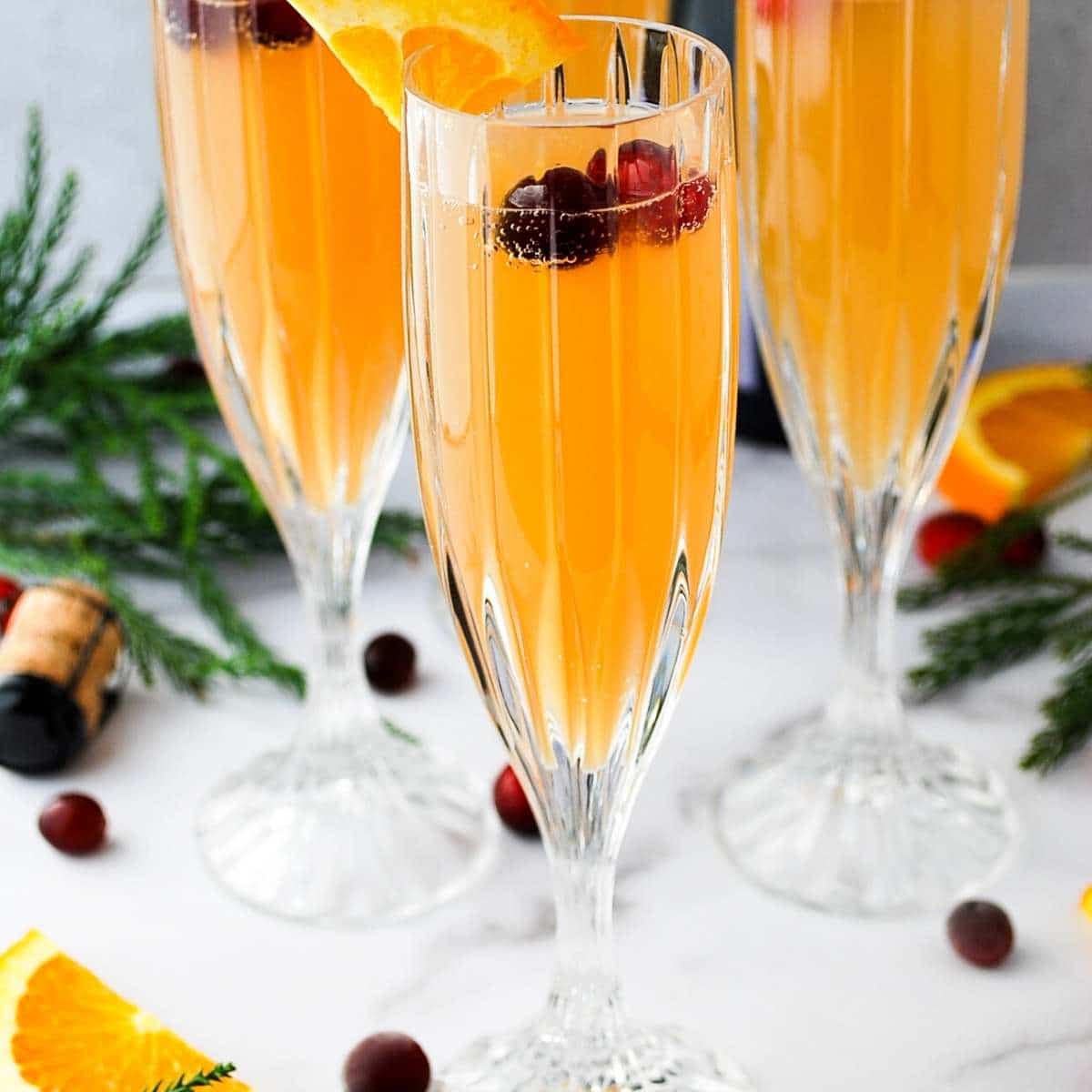 https://ameessavorydish.com/wp-content/uploads/2014/12/Prosecco-mimosa-feature-.jpg