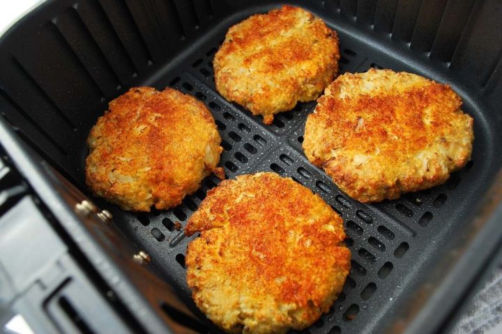 4 salmon patties cooked in the air fryer