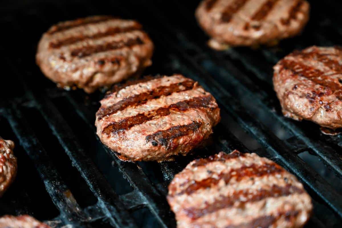 burgers grilling 