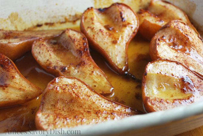 A deliciously easy recipe for roasted maple pears