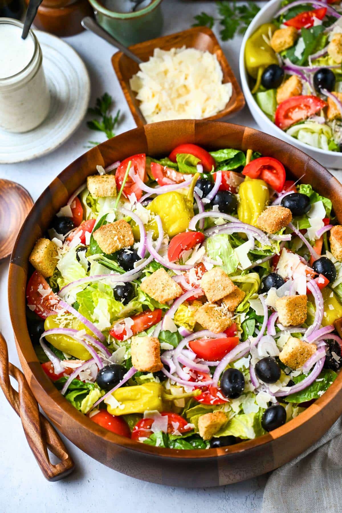 Looking for a healthier copycat Olive Garden salad that doesn’t skimp on flavor? This recipe brings you all the OG flavors you crave, with a nutritious twist. via @Ameessavorydish