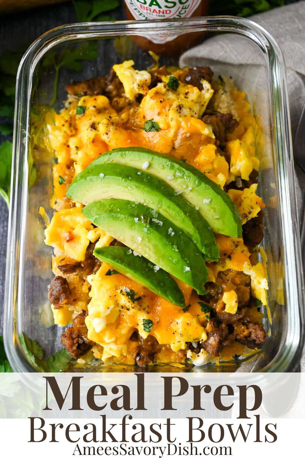 Flavorful turkey sausage, scrambled eggs, sharp cheddar, and creamy avocado atop a bed of quinoa –perfect for weekly meal prep! via @Ameessavorydish