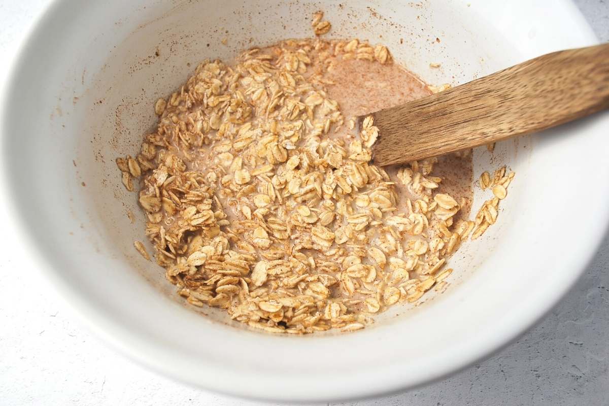 Apple Pie Overnight Oats- Amee's Savory Dish