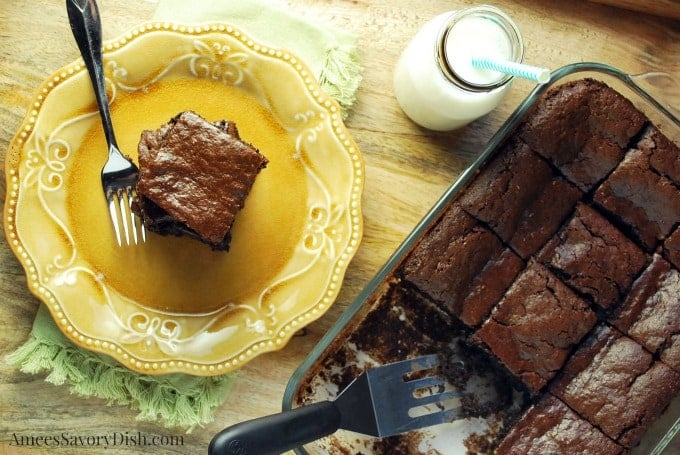 Decadent Flourless Chocolate Tahini Brownies