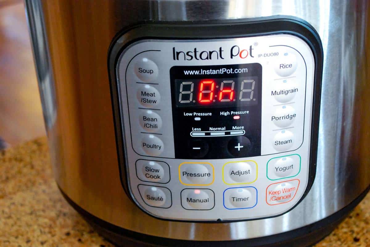 an instant pot turned on in the manual setting