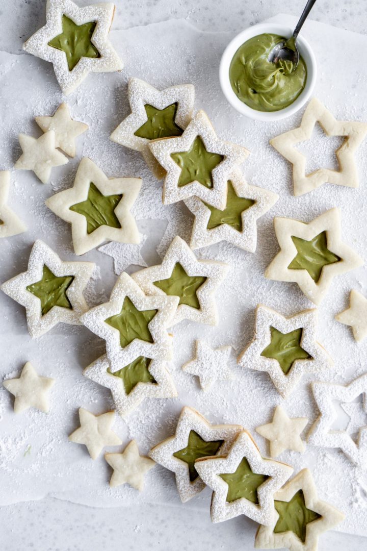 pistachio filled star cookies with pistachio cream