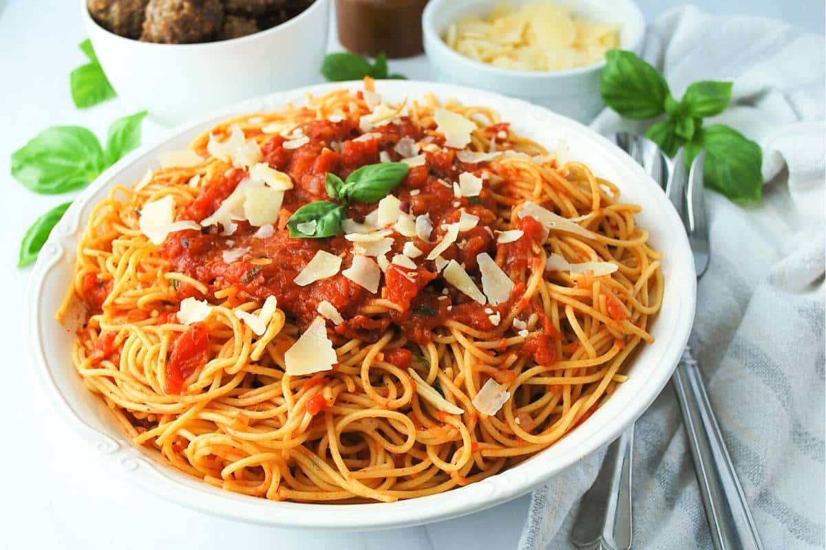 side view of a bowl of spaghetti arrabbiata