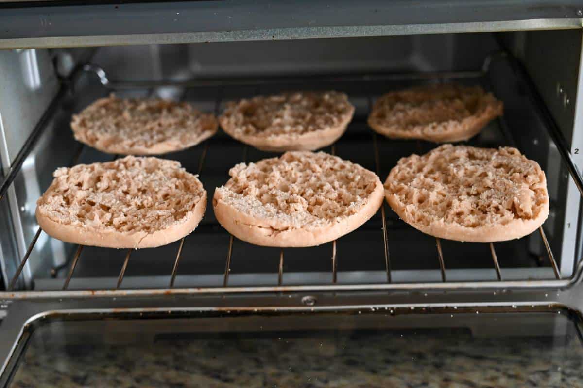 english muffins in a toaster